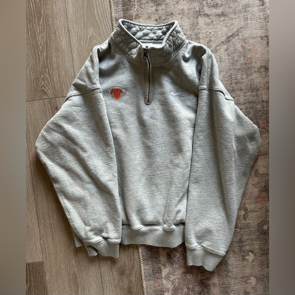 Knicks Nike Light Gray Quarter-Zip Pullover, Size L - Picture 3 of 5